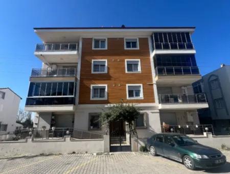 Seferihisar Camikebir Mahallesinde Bahçeli, Ayrık Nizam 3+1 Satılık Daire