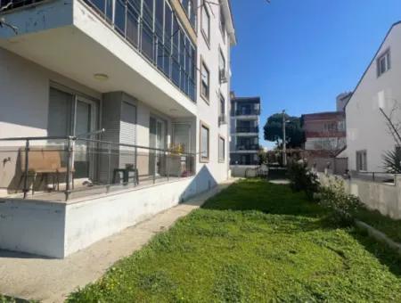 Seferihisar Camikebir Mahallesinde Bahçeli, Ayrık Nizam 3+1 Satılık Daire