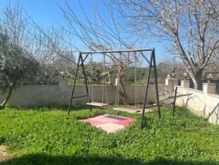 Seferihisar Camikebir Mahallesinde Bahçeli, Ayrık Nizam 3+1 Satılık Daire