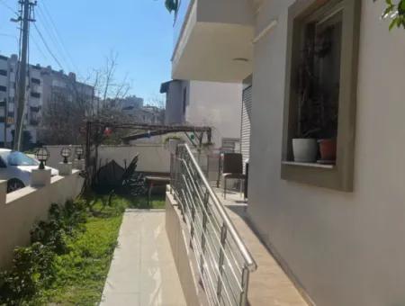 Seferihisar Camikebir Mahallesinde Bahçeli, Ayrık Nizam 3+1 Satılık Daire