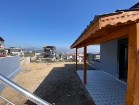 Seferihisar Doğanbey Ar Konut Sitesinde Satılık 3+1 Villa