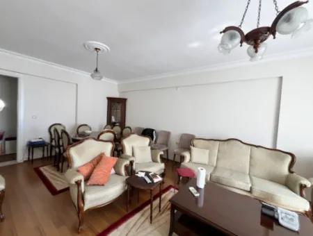 Seferihisar Sığacık’ta, Hisar Evleri Sitesi’nde Eşyalı Kiralık Daire