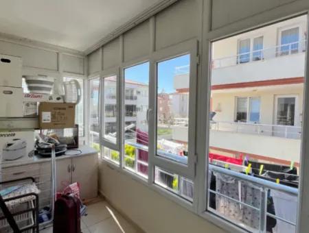 Seferihisar Sığacık’ta, Hisar Evleri Sitesi’nde Eşyalı Kiralık Daire