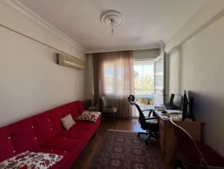 Seferihisar Sığacık’ta, Hisar Evleri Sitesi’nde Eşyalı Kiralık Daire