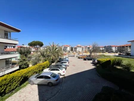 Seferihisar Sığacık’ta, Hisar Evleri Sitesi’nde Eşyalı Kiralık Daire