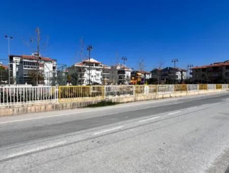 Seferihisar Sığacık’ta, Hisar Evleri Sitesi’nde Eşyalı Kiralık Daire