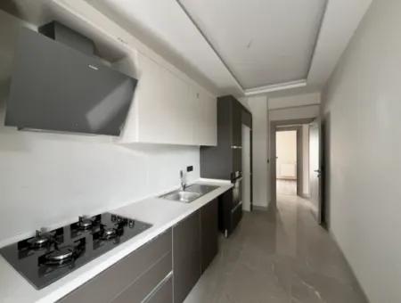 Seferihisar Camikebir Mahallesi'nde, Havuzlu Site İçerisinde, Sıfır Ve Ferah Kiralık Daire