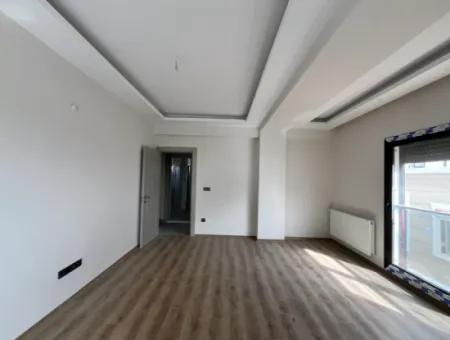 Seferihisar Camikebir Mahallesi'nde, Havuzlu Site İçerisinde, Sıfır Ve Ferah Kiralık Daire