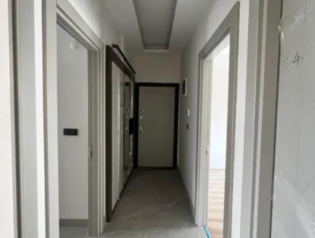Seferihisar Camikebir Mahallesi'nde, Havuzlu Site İçerisinde, Sıfır Ve Ferah Kiralık Daire