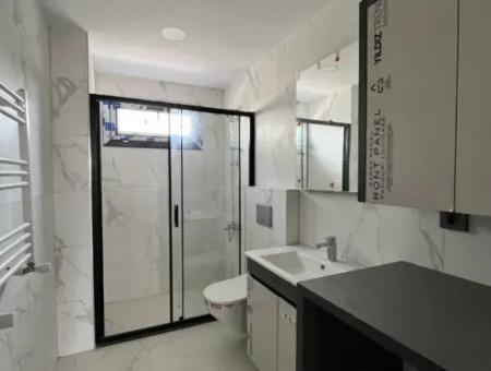Seferihisar Camikebir Mahallesi'nde, Havuzlu Site İçerisinde, Sıfır Ve Ferah Kiralık Daire