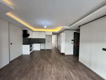 Seferihisar Hıdırlık’ta Üst Düzey İşçilikle İnşa Edilmiş, Teraslı Ve Balkonlu Sıfır Daire
