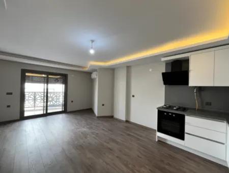 Seferihisar Hıdırlık’ta Üst Düzey İşçilikle İnşa Edilmiş, Teraslı Ve Balkonlu Sıfır Daire