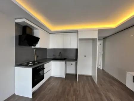 Seferihisar Hıdırlık’ta Üst Düzey İşçilikle İnşa Edilmiş, Teraslı Ve Balkonlu Sıfır Daire