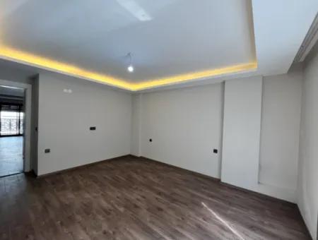 Seferihisar Hıdırlık’ta Üst Düzey İşçilikle İnşa Edilmiş, Teraslı Ve Balkonlu Sıfır Daire