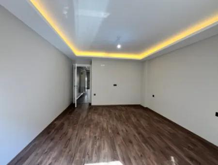Seferihisar Hıdırlık’ta Üst Düzey İşçilikle İnşa Edilmiş, Teraslı Ve Balkonlu Sıfır Daire