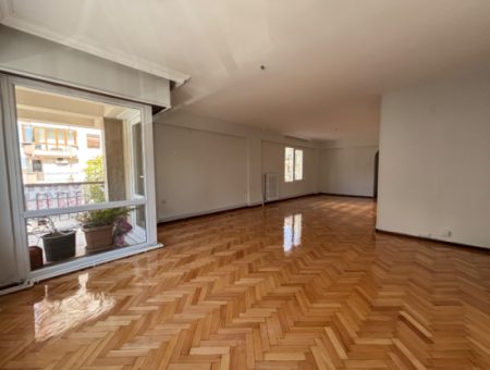 Alsancak   Şair Eşref Bulvarı   3+1 130M2   3.Kat Kiralık Daire