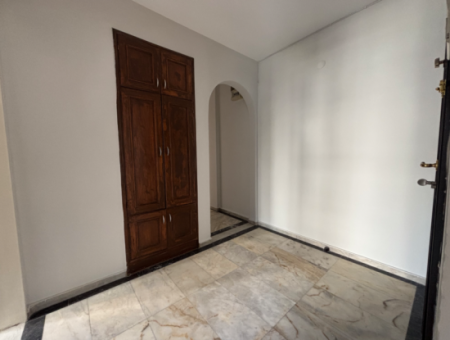 Alsancak   Şair Eşref Bulvarı   3+1 130M2   3.Kat Kiralık Daire