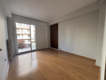Alsancak   Şair Eşref Bulvarı   3+1 130M2   3.Kat Kiralık Daire
