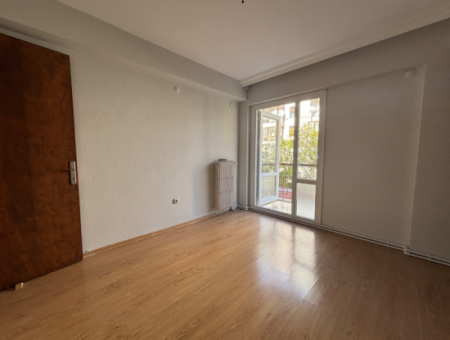 Alsancak   Şair Eşref Bulvarı   3+1 130M2   3.Kat Kiralık Daire