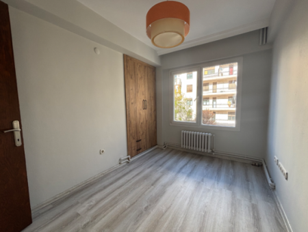 Alsancak   Şair Eşref Bulvarı   3+1 130M2   3.Kat Kiralık Daire