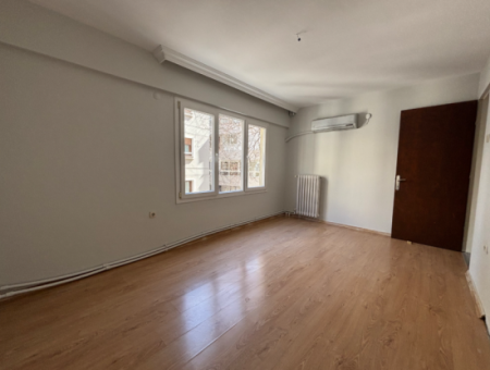 Alsancak   Şair Eşref Bulvarı   3+1 130M2   3.Kat Kiralık Daire