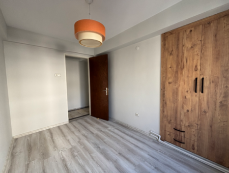 Alsancak   Şair Eşref Bulvarı   3+1 130M2   3.Kat Kiralık Daire