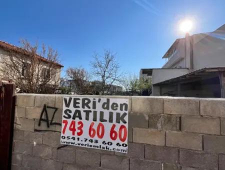 Seferihisar Çolakibrahimbey Mahallesi’nde Yatırıma Uygun Köşe Parsel Satılık Arsa!