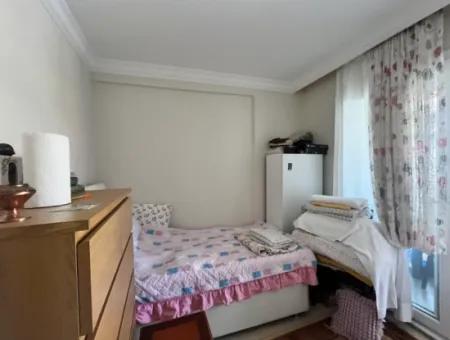 Seferihisar Çolakibrahim Bey Mahallesi’nde Konforlu Ve Modern 2+1 Satılık Daire