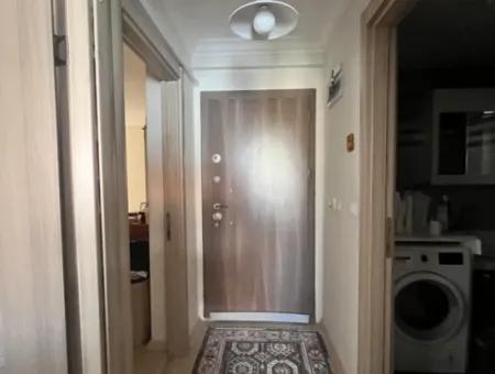 Seferihisar Çolakibrahim Bey Mahallesi’nde Konforlu Ve Modern 2+1 Satılık Daire