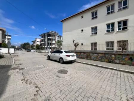 Seferihisar Çolakibrahim Bey Mahallesi’nde Konforlu Ve Modern 2+1 Satılık Daire