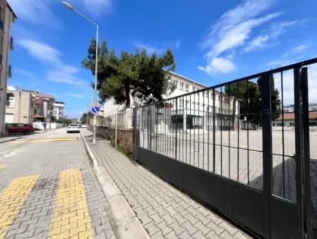 Seferihisar Çolakibrahim Bey Mahallesi’nde Konforlu Ve Modern 2+1 Satılık Daire