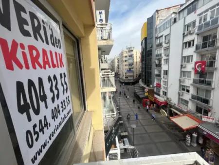 Alsancak Kıbrıs Şehitlerinde  Tabela Değeri Yüksek Ofis