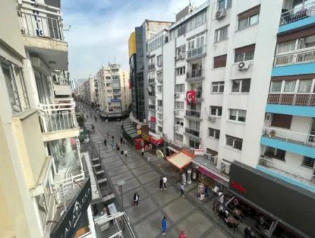 Alsancak Kıbrıs Şehitlerinde  Tabela Değeri Yüksek Ofis