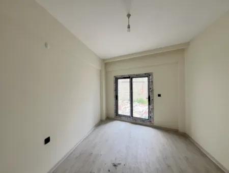 Seferihisar Turabiye Mahallesi’nde Lüks Mimarili 1+1 Sıfır Daire