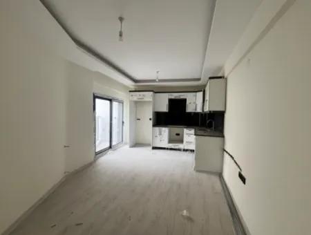 Seferihisar Turabiye Mahallesi’nde Lüks Mimarili 1+1 Sıfır Daire