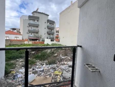 Seferihisar Turabiye Mahallesi’nde Lüks Mimarili 1+1 Sıfır Daire