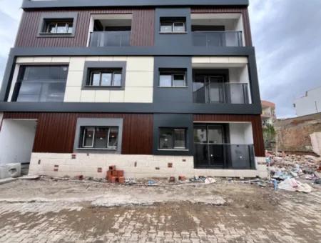 Seferihisar Turabiye Mahallesi’nde Lüks Mimarili 1+1 Sıfır Daire