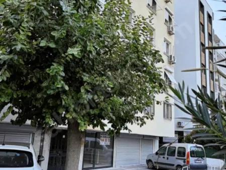 Alsancak Mimarsinan Caddesinde Trt,Ege Sağlık Hastanesine Yakın Kiralık Dükkan.