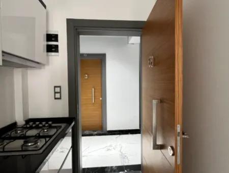 Seferihisar Kent Merkezinde, Adliye Karşısı, Tabela Değeri Yüksek, Sıfır Kiralık Ofis