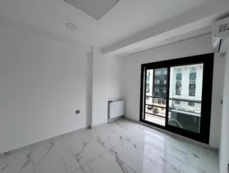 Seferihisar Kent Merkezinde, Adliye Karşısı, Tabela Değeri Yüksek, Sıfır Kiralık Ofis