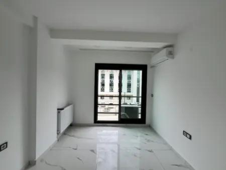 Seferihisar Kent Merkezinde, Adliye Karşısı, Tabela Değeri Yüksek, Sıfır Kiralık Ofis
