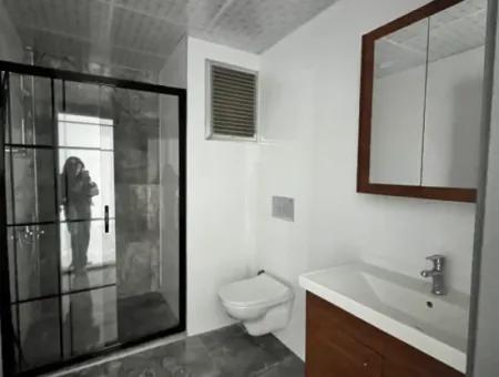 Seferihisar Kent Merkezinde, Adliye Karşısı, Tabela Değeri Yüksek, Sıfır Kiralık Ofis