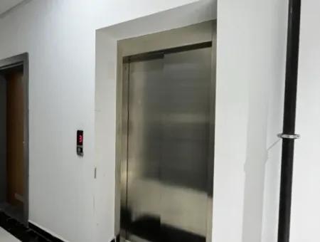 Seferihisar Kent Merkezinde, Adliye Karşısı, Tabela Değeri Yüksek, Sıfır Kiralık Ofis