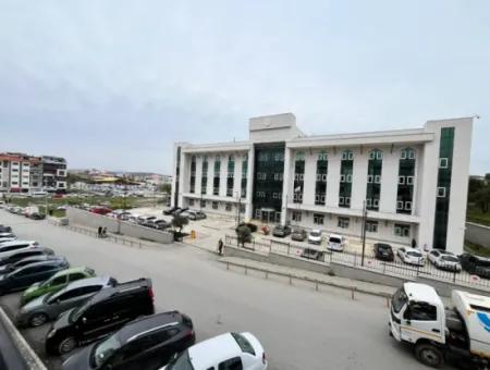 Seferihisar Kent Merkezinde, Adliye Karşısı, Tabela Değeri Yüksek, Sıfır Kiralık Ofis