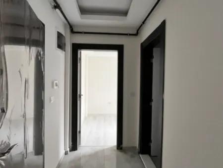 Seferihisar Camiikebir Mahallesi, Gözsüzler Caddesi Üzerinde, Sıfır Binada Satılık Daire