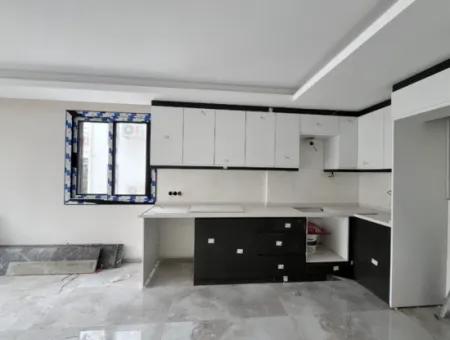 Seferihisar Camiikebir Mahallesi, Gözsüzler Caddesi Üzerinde, Bahçe Kullanımlı, Geniş Teraslı, 2+1 Sıfır Daire
