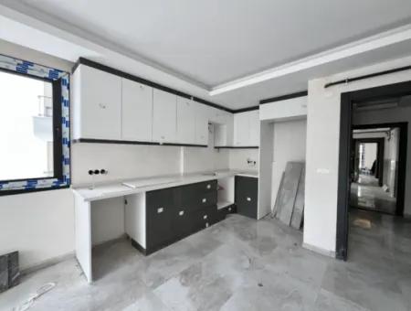 Seferihisar Camiikebir Mahallesi, Gözsüzler Caddesi Üzerinde, Bahçe Kullanımlı, Geniş Teraslı, 2+1 Sıfır Daire