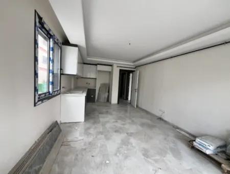 Seferihisar Camiikebir Mahallesi, Gözsüzler Caddesi Üzerinde, Bahçe Kullanımlı, Geniş Teraslı, 2+1 Sıfır Daire