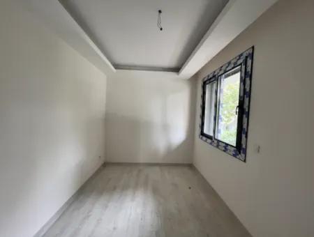 Seferihisar Camiikebir Mahallesi, Gözsüzler Caddesi Üzerinde, Bahçe Kullanımlı, Geniş Teraslı, 2+1 Sıfır Daire