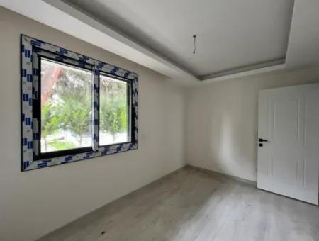 Seferihisar Camiikebir Mahallesi, Gözsüzler Caddesi Üzerinde, Bahçe Kullanımlı, Geniş Teraslı, 2+1 Sıfır Daire